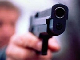 В Ирпене пьяный мужчина бил беспризорника железным жезлом и стрелял из пистолета