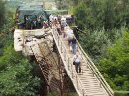 Мост в Станице Луганской: укладка металлоконструкций завершена (фото)