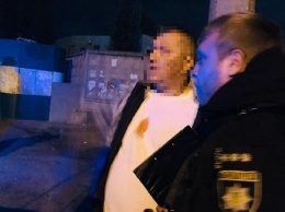Неадекват с пистолетом разгуливал по Одессе и угрожал прохожим