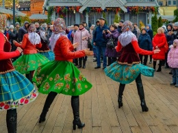 Хороводы, концерт ложек и иммерсивный спектакль: как в Москве отмечают День народного единства