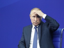 Главное за ночь: ультиматум Путину, серьезный скачок доллара и урезание выплат на детей