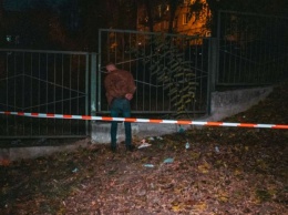 В Киеве рецидивист тяжело ранил сожителя матери и пошел в больницу за помощью