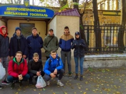 Под Днепром студенты устроили ярмарку для помощи военным