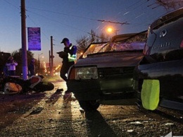 ДТП в Кривом Роге: два человека пострадали в результате аварии на Заречном
