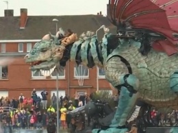 Во Франции создали 72-тонного дракона