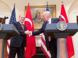 Эрдоган согласовал по телефону с Трампом встречу 13 ноября