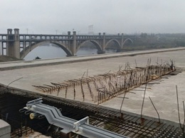 Строительство запорожских мостов возобновят уже в следующем году