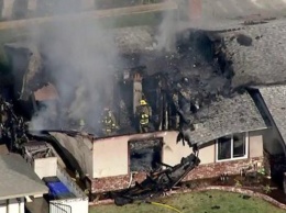 Жуткая авиакатастрофа: на дом упал самолет, есть жертвы