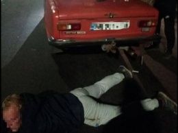 В Рубежном у мужчины угнали автомобиль
