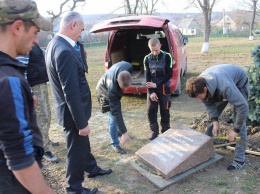 В Ивановке увековечили память жестоко убитой 11-летней Дарьи Лукьяненко