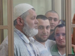 В суде аннексированного Крыма продлили арест семерым фигурантам "Хизб ут-Тахрир"