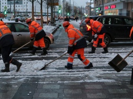 Дворники, метлы и лопаты больше не нужны: городские улицы будут убирать роботы. Фото