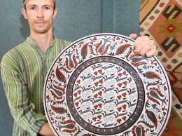 Крымскотатарский керамист награжден грамотой Департамента культуры КГГА