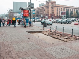 В центре Днепра строят остановки общественного транспорта