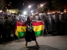 Президент Боливии после протестов согласился на новые выборы