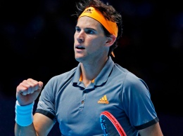 Тим нанес Федереру первое поражение на старте Итогового турнира ATP