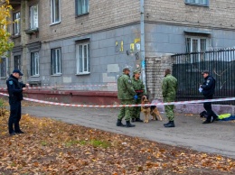 В центре Днепра под забором забыли сумку: приехала полиция и взрывотехники