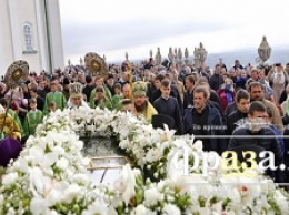 В Почаеве тысячи верующих УПЦ отметили память преподобного Иова