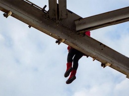 Никто не остановил: в Запорожье девушка покончила с собой, спрыгнув с моста (ВИДЕО)
