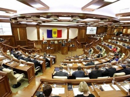 Парламент Молдовы одобрил вотум недоверия правительству