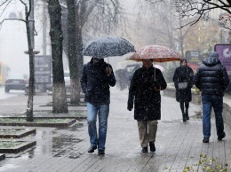 Дико зальет дождями: синоптики разочаровали новым прогнозом на зиму в Украине