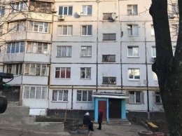 ''Не стучите, я улетаю'': в Харькове парень покончил с собой жутким способом