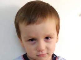 В Киеве нашли родителей брошенного посреди улицы 3-летнего малыша: они поразили заявлением