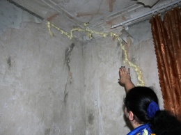 В Макеевке после землетрясения дома дали трещины и грозят обрушиться (фото)