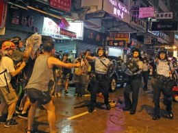 Гонконг: "Кто не скачет - вон в Пекин!"