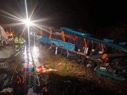 В Словакии школьный автобус столкнулся с грузовиком, 12 погибших