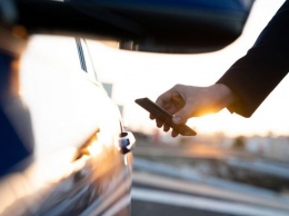 Новые электронные ключи позволят открыть автомобиль даже полностью разряженным смартфоном
