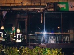 В Киеве ночью подожгли три магазина
