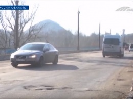 "Мост смерти" между Лисичанском и Северодонецком: коммунальщики не собираются ремонтировать дорогу