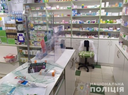 В Никополе полицейские оперативно задержали мужчину, который ограбил аптеку