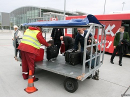 Delivery at aircraft: почему ручную кладь забирают у трапа самолета