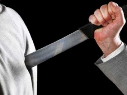 Мужчина воткнул нож в спину своего сына