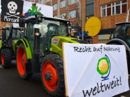 Тысячи тракторов блокировали улицы в Гамбурге