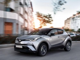 Чем C-HR лучше RAV4