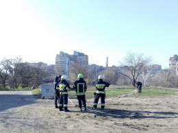 В Днепре на Красном Камне возле карьера нашли боеприпас