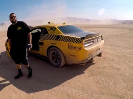 Между Dodge Challenger SRT Demon и новой Toyota Supra прошла гонка в пустыне (ФОТО)