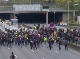 В Париже протестуют в годовщину "желтых жилетов"