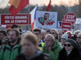 Около 300 тысяч чехов вышли на улицы против премьера Бабиша