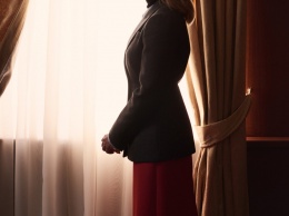 "Мне комфортнее в тени". Появились фото Елены Зеленской для модного глянца Vogue