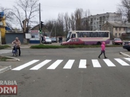В Одесской области водитель внедорожника на пешеходном переходе сбила двух маленьких детей
