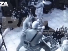 Капитана спецназа ФСБ избили в центре Москвы в винном баре. Видео