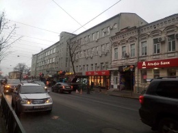 "Связывают здания". Что происходит в центре Харькова (фото)