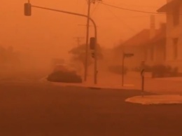 Город в Австралии накрыла "марсианская" песчаная буря