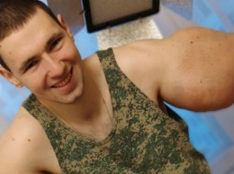 «Жестко, ему почти полруки срезали»: Кирилл Терешин показал свои руки после удаления «синтола»