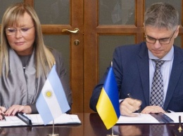 Украина расширила безвизовый режим с Аргентиной