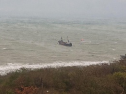 У одесских берегов танкер потерпел бедствие: на его борту 15 человек